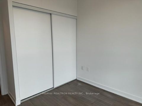 Photo 8 at 822 - 38 Honeycrisp Crescent, Vaughan Corporate Centre, Vaughan