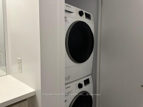 Photo 11 at 822 - 38 Honeycrisp Crescent, Vaughan Corporate Centre, Vaughan