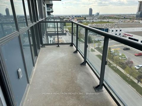 Photo 16 at 822 - 38 Honeycrisp Crescent, Vaughan Corporate Centre, Vaughan