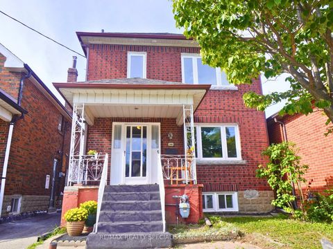 Photo 0 at 28 Bowie Avenue, Belgravia, Toronto