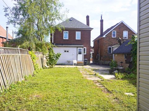 Photo 2 at 28 Bowie Avenue, Belgravia, Toronto