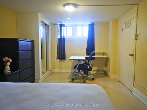 Photo 10 at 28 Bowie Avenue, Belgravia, Toronto