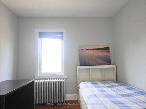 Photo 11 at 28 Bowie Avenue, Belgravia, Toronto