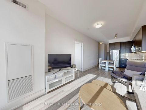 Photo 7 at 708 - 9608 Yonge Street, North Richvale, Richmond Hill