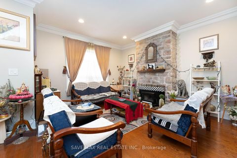 Photo 5 at 73 Buttonwood Avenue, Mount Dennis, Toronto