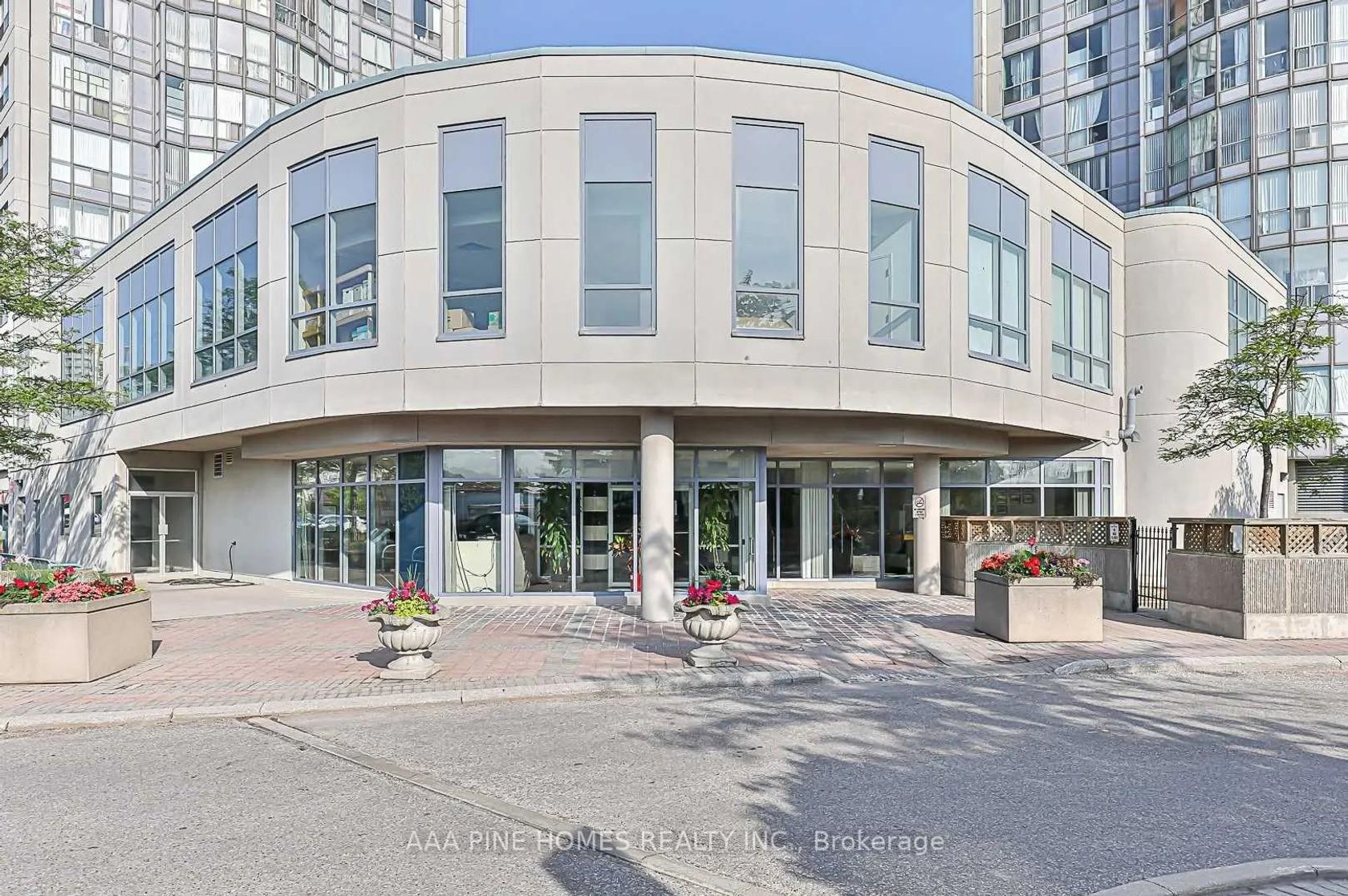#1111 - 2550 Lawrence Avenue E, Dorset Park, Toronto 