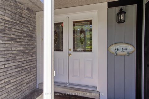 Photo 2 at 871 Elgin Street, Leslie Valley, Newmarket