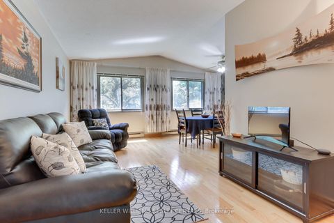 Photo 11 at 871 Elgin Street, Leslie Valley, Newmarket