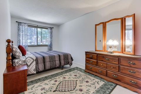 Photo 18 at 871 Elgin Street, Leslie Valley, Newmarket