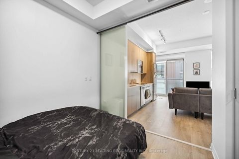 Photo 8 at 208 - 101 Erskine Avenue, Mount Pleasant West, Toronto Photo 8 at 208 - 101 Erskine Avenue, Mount Pleasant West, Toronto