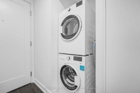 Photo 16 at 1802 - 3 Gloucester Street, Yonge Corridor, Toronto