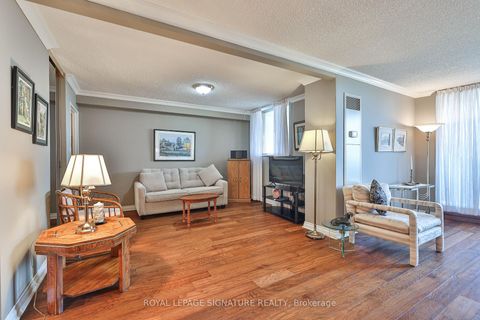 Photo 4 at 2105 - 820 Burnhamthorpe Road, Markland Wood, Toronto