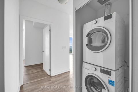 Photo 17 at 805 - 36 Forest Manor Road, Henry Farm, Toronto