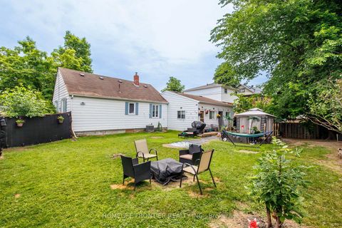 Photo 3 at 593 Watson Avenue, Leslie Valley, Newmarket