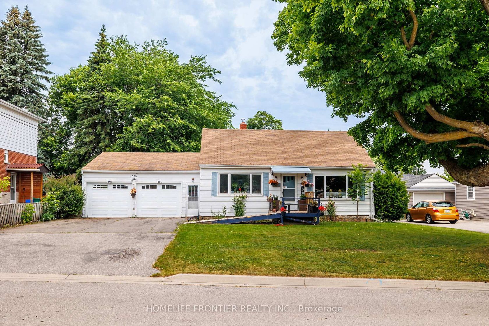 593 Watson Avenue, Leslie Valley, Newmarket photo 4 593 Watson Avenue, Leslie Valley, Newmarket photo 4