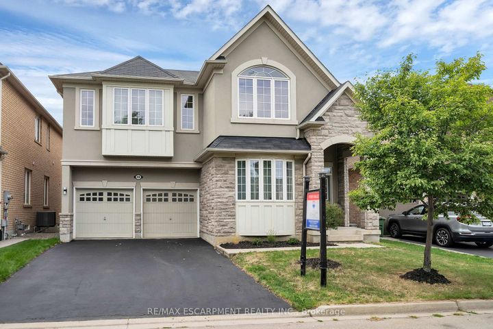 Photo 1 at 48 Montreal Circle, Winona Park, Hamilton
