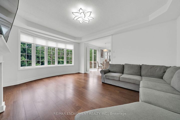 Photo 17 at 48 Montreal Circle, Winona Park, Hamilton