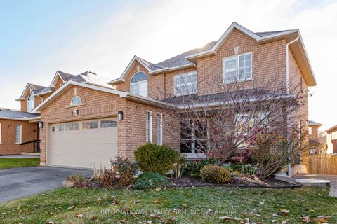 Photo 1 at 67 Rosanna Crescent, Maple, Vaughan