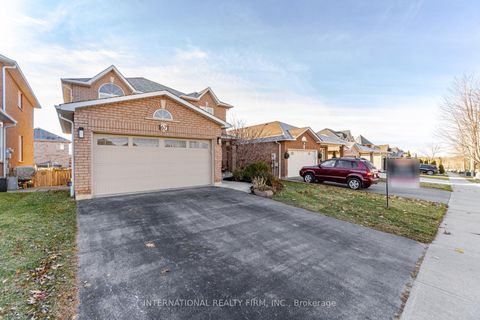 Photo 3 at 67 Rosanna Crescent, Maple, Vaughan