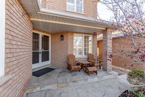 Photo 4 at 67 Rosanna Crescent, Maple, Vaughan