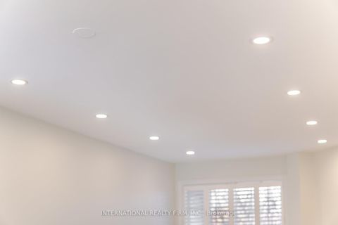 Photo 8 at 67 Rosanna Crescent, Maple, Vaughan