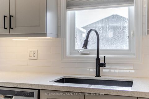 Photo 15 at 67 Rosanna Crescent, Maple, Vaughan