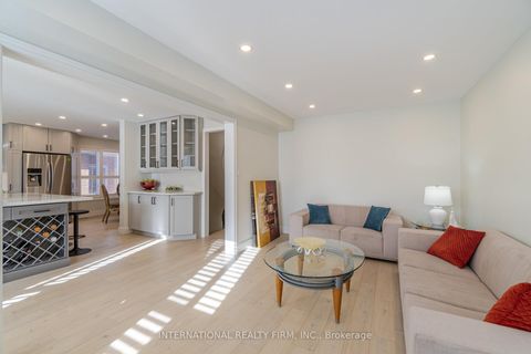 Photo 17 at 67 Rosanna Crescent, Maple, Vaughan
