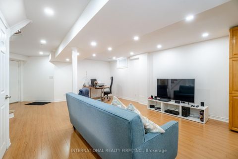 Photo 38 at 67 Rosanna Crescent, Maple, Vaughan
