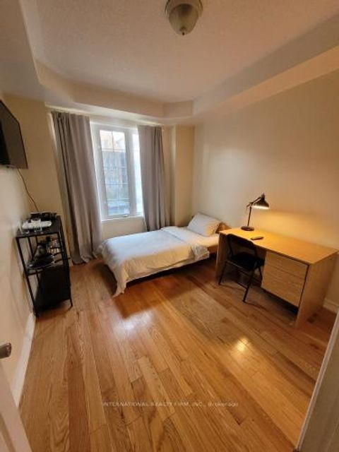 Photo 8 at 23 Hackett Avenue, York University Heights, Toronto