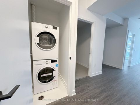 Photo 11 at 2408 - 127 Broadway Avenue, Mount Pleasant West, Toronto