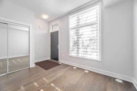 Photo 11 at L142 - 9580 Islington Avenue, Sonoma Heights, Vaughan