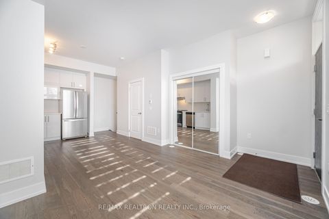 Photo 12 at L142 - 9580 Islington Avenue, Sonoma Heights, Vaughan