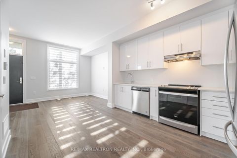 Photo 14 at L142 - 9580 Islington Avenue, Sonoma Heights, Vaughan