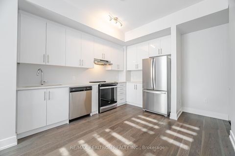 Photo 15 at L142 - 9580 Islington Avenue, Sonoma Heights, Vaughan