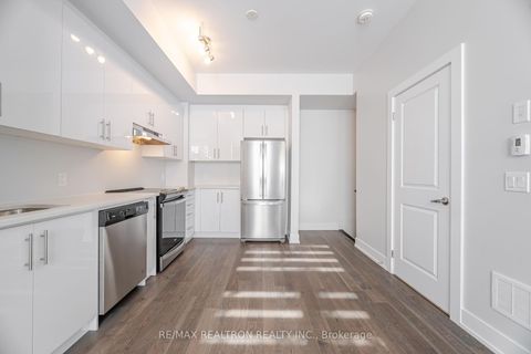 Photo 16 at L142 - 9580 Islington Avenue, Sonoma Heights, Vaughan