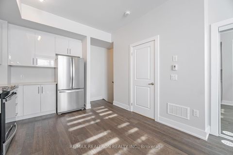 Photo 17 at L142 - 9580 Islington Avenue, Sonoma Heights, Vaughan