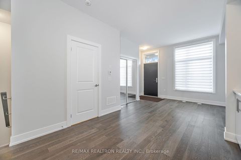 Photo 19 at L142 - 9580 Islington Avenue, Sonoma Heights, Vaughan