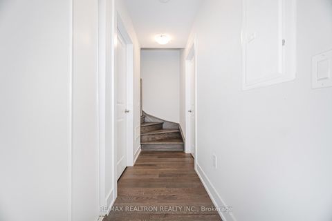 Photo 23 at L142 - 9580 Islington Avenue, Sonoma Heights, Vaughan