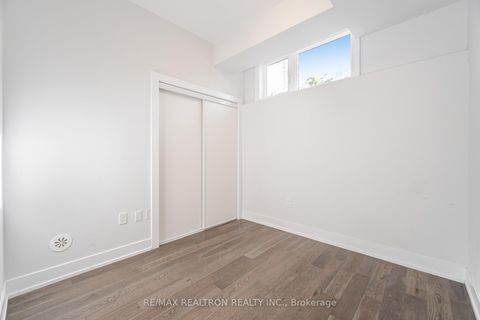 Photo 24 at L142 - 9580 Islington Avenue, Sonoma Heights, Vaughan