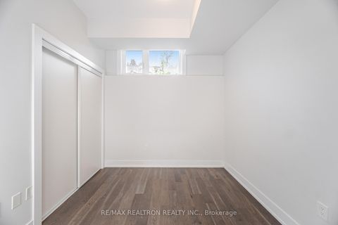 Photo 25 at L142 - 9580 Islington Avenue, Sonoma Heights, Vaughan