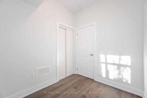 Photo 29 at L142 - 9580 Islington Avenue, Sonoma Heights, Vaughan
