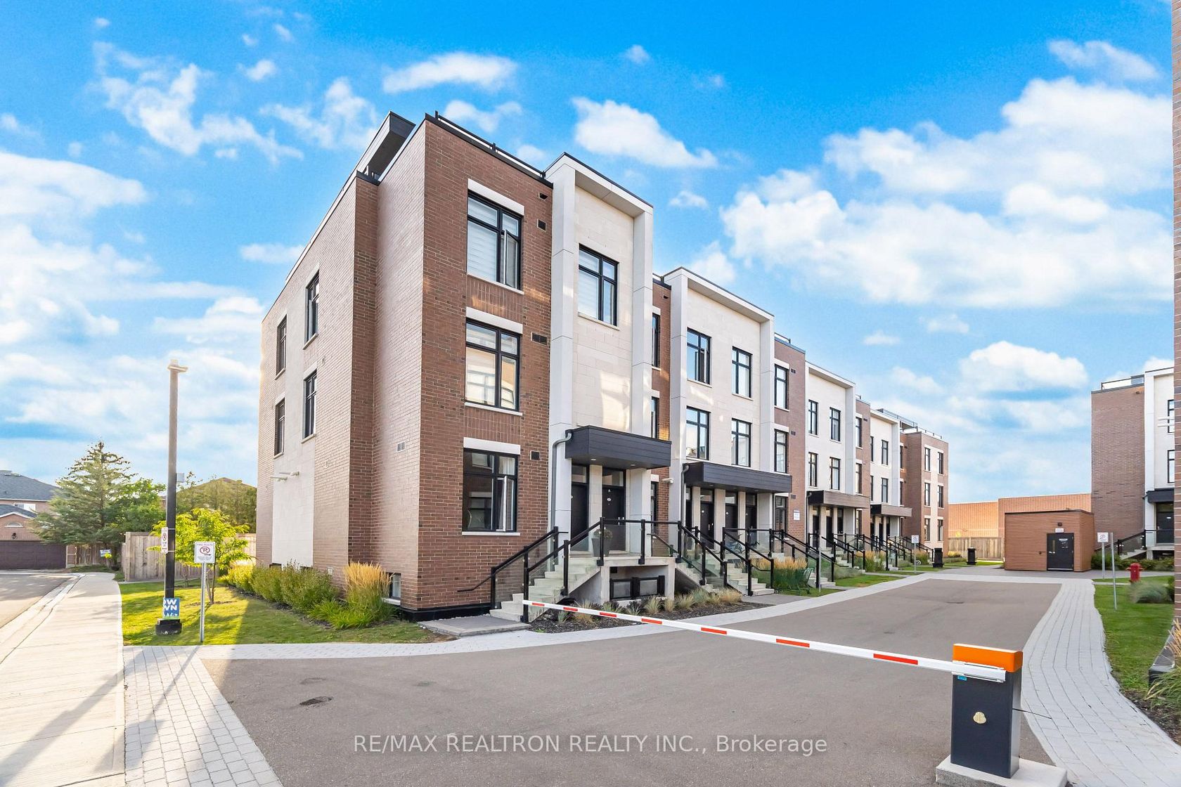 L142 - 9580 Islington Avenue, Sonoma Heights, Vaughan 