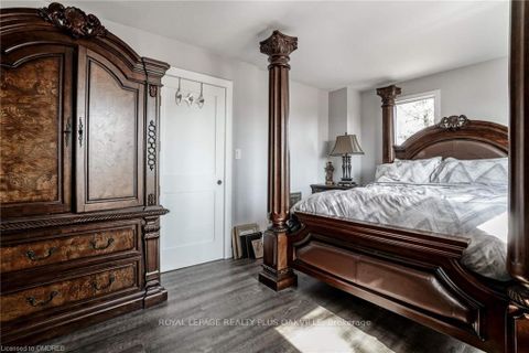 Photo 10 at 564 Lyons Lane, QE Queen Elizabeth, Oakville