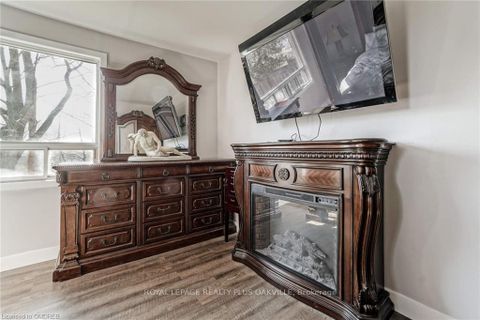 Photo 11 at 564 Lyons Lane, QE Queen Elizabeth, Oakville