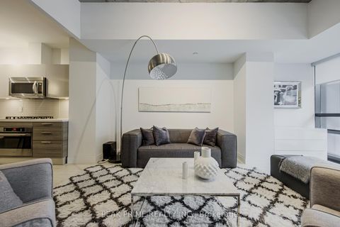 Photo 11 at 501 - 224 King Street W, Waterfront Communities C1, Toronto