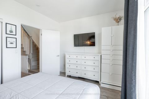Photo 9 at 4 - 1331 Gerrard Street, Coxwell, Toronto