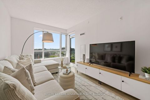 Photo 1 at 813 - 2800 Keele Street, CFB, Toronto