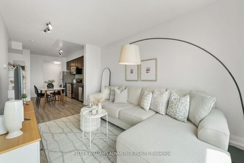 Photo 2 at 813 - 2800 Keele Street, CFB, Toronto