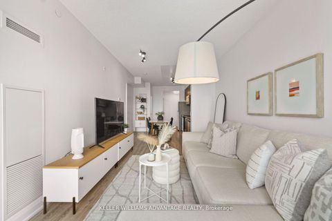 Photo 3 at 813 - 2800 Keele Street, CFB, Toronto