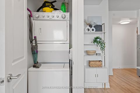 Photo 13 at 813 - 2800 Keele Street, CFB, Toronto